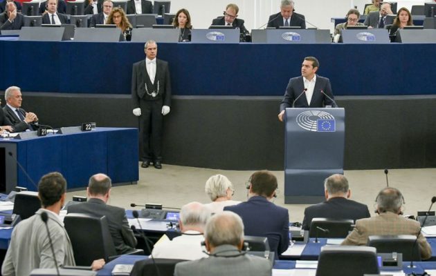 «Ξύλο» Τσίπρα στο ΕΛΚ – Ομοϊδεάτες σας στην Ελλάδα αντιγράφουν τον Πινοσέτ