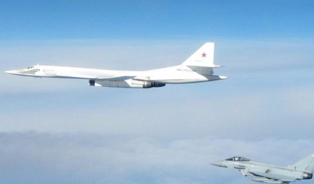 Ψυχρός πόλεμος στους αιθέρες: Ρωσικό βομβαρδιστικό «μπήκε» στο βρετανικό εναέριο χώρο