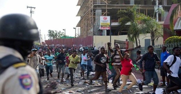 Μαζικές διαδηλώσεις εναντίον της διαφθοράς στην Αϊτή – Ένας νεκρός, δεκάδες τραυματίες