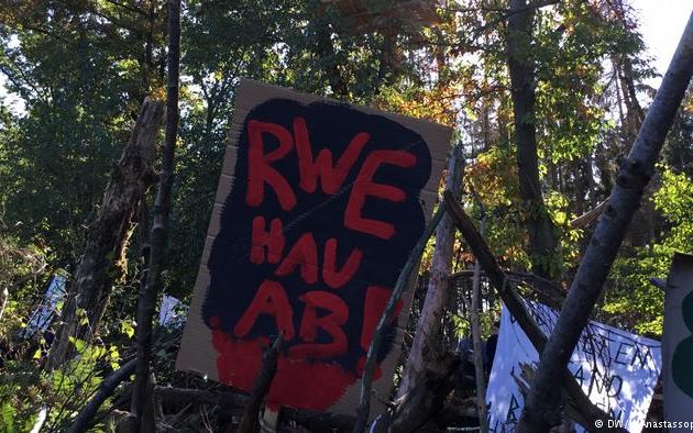DW: Δάσος Χάμπαχ εναντίον Σκουριών – Στη Γερμανία «νίκησαν» οι ακτιβιστές και έσωσαν το δάσος