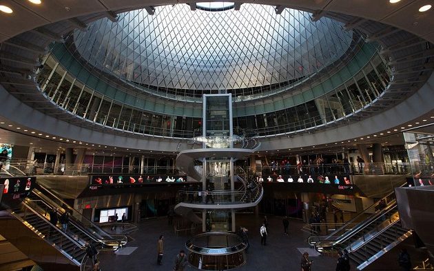 Στραγγαλίστηκε όταν η μπλούζα του πιάστηκε σε κυλιόμενες σκάλες στο Μετρό της Ν. Υόρκης