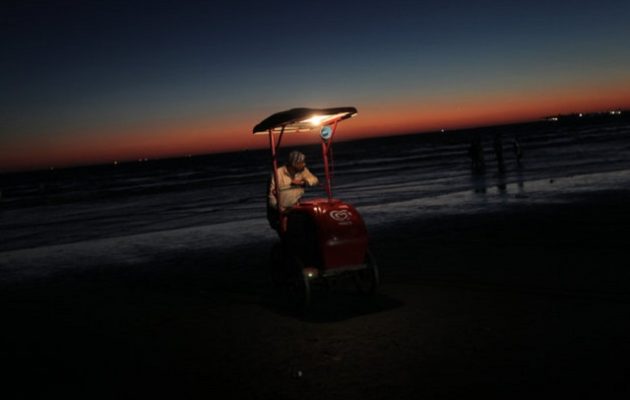 Απίστευτη ιστορία: Παγωτατζής βρήκε στο λογαριασμό του 16 εκατ. ευρώ αλλά τα έχασε