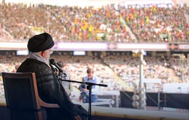 Αγιατολάχ Αλί Χαμενεΐ: «Με τη χάρη του Θεού θα νικήσουμε τις κυρώσεις»