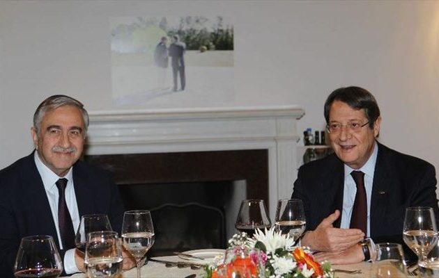 Ο Αναστασιάδης συναντά τον Ακιντζί – Πού θα γίνει το «διερευνητικό» τετ α τετ