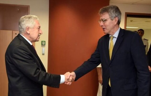 Τι συζήτησαν ο Κουβέλης και ο Αμερικανός πρέσβης για επενδύσεις σε ναυπηγεία-λιμάνια