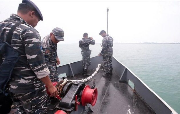 Ινδονησία: Εντόπισαν αντικείμενο 22 μέτρων στο βυθό κοντά στο σημείο της τραγωδίας