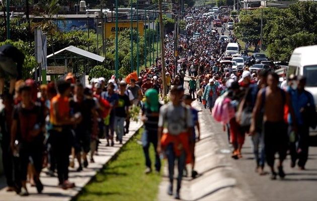 Μια ανάσα από τα σύνορα των ΗΠΑ το «μεταναστευτικό καραβάνι» από την Ονδούρα