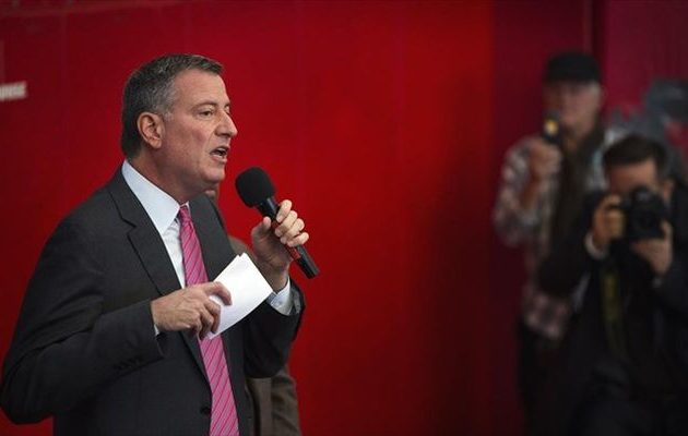 Ο δήμαρχος Νέας Υόρκης υπέγραψε την κατηγορία Χ για το φύλο στα πιστοποιητικά γέννησης