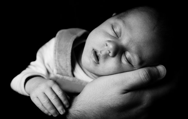 Μωρά γεννιούνται χωρίς χέρια στη Γαλλία – Σε απόγνωση οι γιατροί