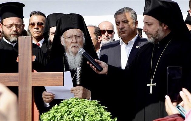 Τρισάγιο στη μνήμη των θυμάτων της λαίλαπας στο Μάτι τέλεσε ο Οικ. Πατριάρχης Βαρθολομαίος