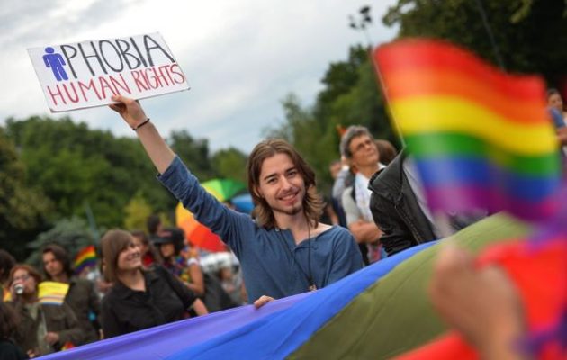 Απέτυχε το δημοψήφισμα στη Ρουμανία για τη συνταγματική απαγόρευση του γάμου των ομοφυλοφίλων