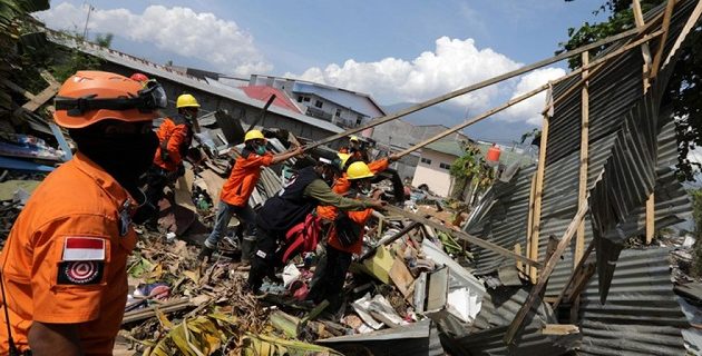 Ο στρατός θα πυροβολεί όσους κάνουν πλιάτσικο μετά το σεισμό στην Ινδονησία