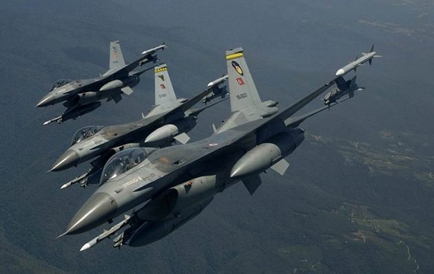 12 τουρκικά αεροσκάφη πέταξαν πάνω από το Αιγαίο – Δύο ήταν οπλισμένα