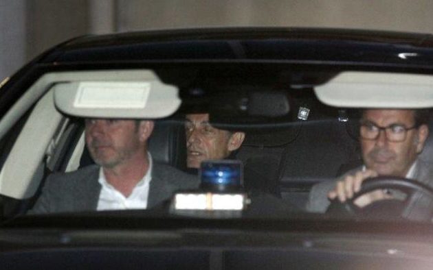 Μπλεξίματα για Σαρκοζί: Ανακοίνωσαν ότι παραπέμπεται σε δίκη