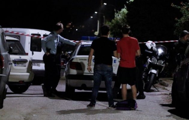 Οι κάμερες ασφαλείας «κλειδί» για τον φόνο στη Βούλα – Το σκοτεινό παρελθόν του θύματος