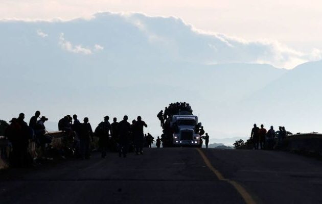 Αμερικανός δικαστής βάζει φρένο στα αντιμεταναστευτικά σχέδια του Τραμπ