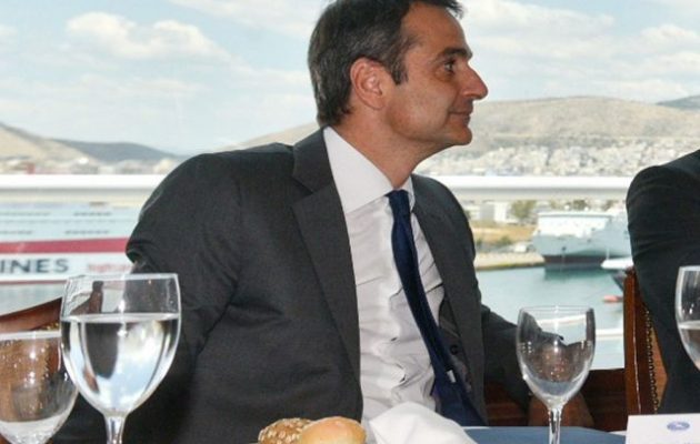 Ο Λάκης Γαβαλάς έβγαλε στη… σέντρα τον Κυριάκο (βίντεο)