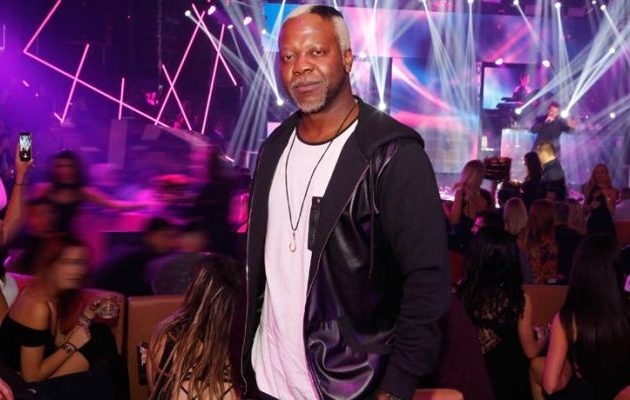 Ράπερ μιλά στην Ελεονώρα Μελέτη: «Με συνέλαβαν έξι φορές σε μια εβδομάδα γιατί είμαι μαύρος» (βίντεο)