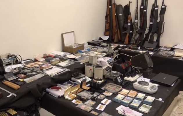 Σε κρύπτη κρατούσε το θησαυρό ο Ριχάρδος – Με κωδικούς οι συνομιλίες μεταξύ τους (φωτο+βίντεο)