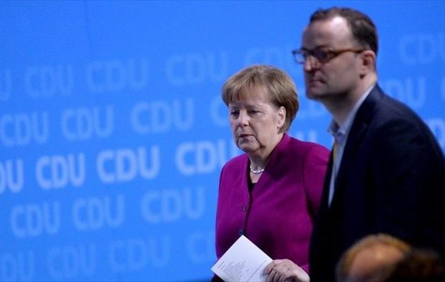 Μαλλιά κουβάρια στο CDU: Ο υπουργός Υγείας «σφυροκοπά» την Μέρκελ