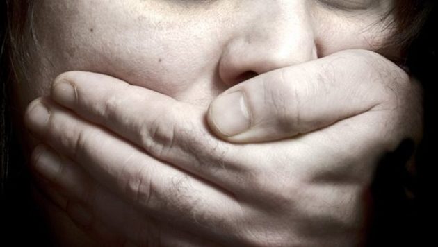 Στον ανακριτή οι τρεις συλληφθέντες για τον βιασμό της 12χρονης στα Σεπόλια