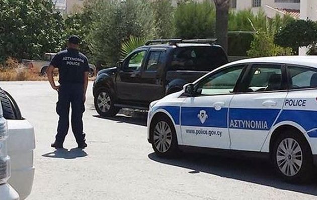 Άγριο έγκλημα στην Κύπρο: 56χρονη βρέθηκε μαχαιρωμένη μέσα στο αυτοκίνητό της