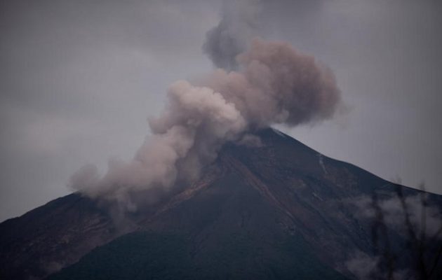 Τρόμος στην Γουατεμάλα: Ενεργοποιήθηκε το ηφαίστειο Ελ Φουέγο που είχε σκότωσε 190 ανθρώπους