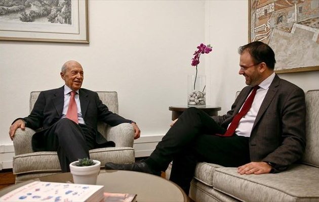 Τι είπε ο Θεοχαρόπουλος με τον Σημίτη στο γραφείο του στη Βουλή