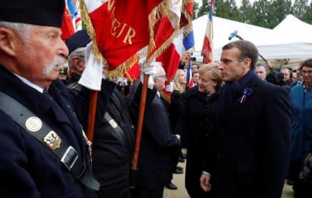 Τέσσερις Γάλλοι ακροδεξιοί που σχεδίαζαν να επιτεθούν στον Μακρόν κατηγορούνται για τρομοκρατία