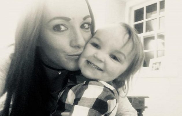 Μάνα ξέχασε να βάλει χειρόφρενο στο αυτοκίνητο και σκότωσε το 3χρονο παιδί της