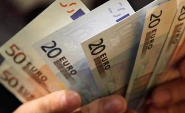 Σταϊκούρας: Κοινωνικό μέρισμα 700 ευρώ σε 250.000 νοικοκυριά – Οι δικαιούχοι