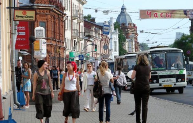 Φτωχοί το 22% των Ρώσων – Το 35,6% στην κατηγορία «καταναλωτικού κινδύνου»