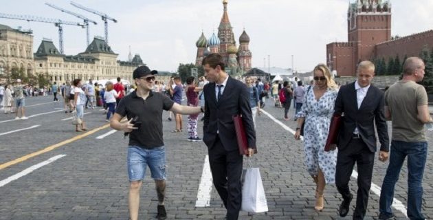 Καθηλωμένοι στη χώρα τους 6 εκατ. Ρώσοι – Δεν μπορούν να ταξιδέψουν λόγω οφειλών