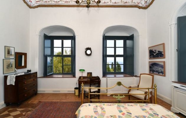 Στο σφυρί για 4,5 εκατ. ευρώ το σπίτι του Ανδρέα Μιαούλη στην Ύδρα (φωτο)