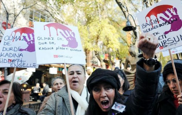 Από τις αρχές του 2017 πάνω από 230.000 Τουρκάλες ξυλοφορτώθηκαν και 393 φονεύτηκαν σε ενδοοικογενειακή βία