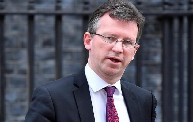 Βρετανός υπουργός: Καμία συμφωνία που διαχωρίζει τη Β. Ιρλανδία από το Ηνωμένο Βασίλειο