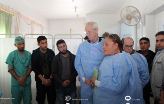 Ο Αμερικανός πρέσβης Ρόεμπακ επισκέφθηκε τους Κούρδους δημοσιογράφους που τραυματίστηκαν από τουρκικά πυρά