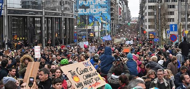 Βρυξέλλες: Χιλιάδες Βέλγοι στους δρόμους για την κλιματική αλλαγή