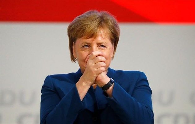 To «αντίο» του CDU στην Μέρκελ: Την χειροκροτούσαν όρθιοι επί εννέα λεπτά και η καγκελάριος λύγισε (βίντεο)