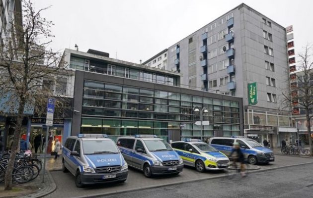 Εξαρθρώθηκε ακροδεξιός πυρήνας στην αστυνομία της Φρανκφούρτης