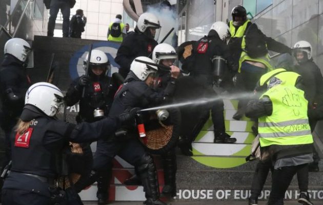 70 προληπτικές συλλήψεις στις Βρυξέλλες πριν διαδηλώσουν τα Κίτρινα Γιλέκα