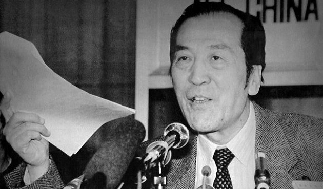Πέθανε ο Κινέζος Γιουάν Μουν που υπερασπίστηκε τη σφαγή στην πλατεία Τιενανμέν