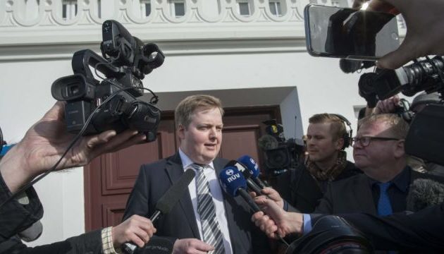 Χαμός στην Ισλανδία με πρώην πρωθυπουργό που… βαθμολογούσε βουλευτίνες