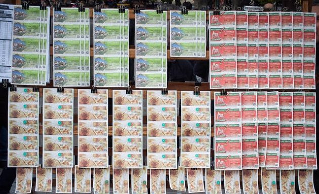 Δείτε τους τυχερούς λαχνούς του Πρωτοχρονιάτικου Κρατικού Λαχείου