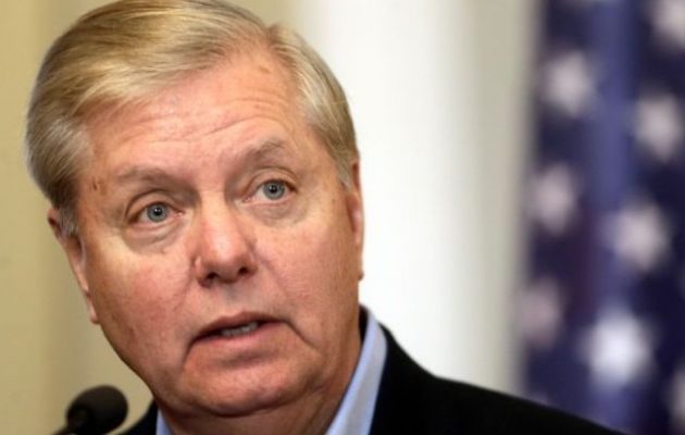 Λίντσεϊ Γκράχαμ για θάνατο Ναβάλνι: Η Ρωσία να χαρακτηριστεί κρατικός χορηγός της τρομοκρατίας