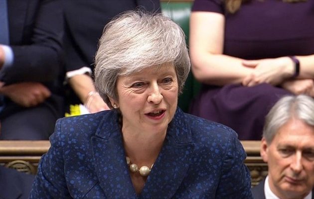 Πώς οι Βρετανοί υπουργοί προειδοποιούν τη Μέι για τους κινδύνους «άτακτου» Brexit