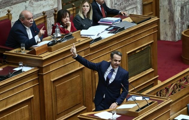 Eκτός ορίων ο Μητσοτάκης: Απαίτησε να προεδρεύσει ο ίδιος για να επιβάλλει την τάξη στη Βουλή