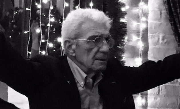 Ξεσάλωσε ο Μπουτάρης: Χόρεψε τσιφτετέλι σε μπαρ (βίντεο)