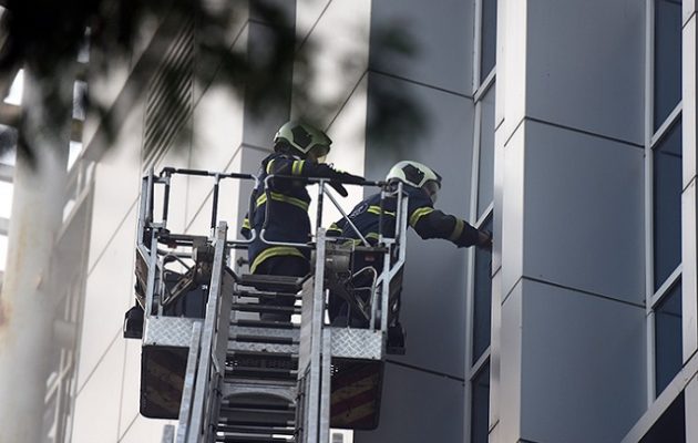 Έξι νεκροί και πάνω από 100 τραυματίες από φωτιά σε νοσοκομείο στην Ινδία