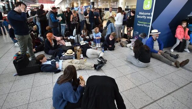 Βρετανία: Ανοιχτό ξανά το αεροδρόμιο του Γκάτγουικ – Για ορισμένες μόνο πτήσεις